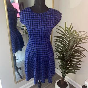 Edgy summer dress with zipper up the back